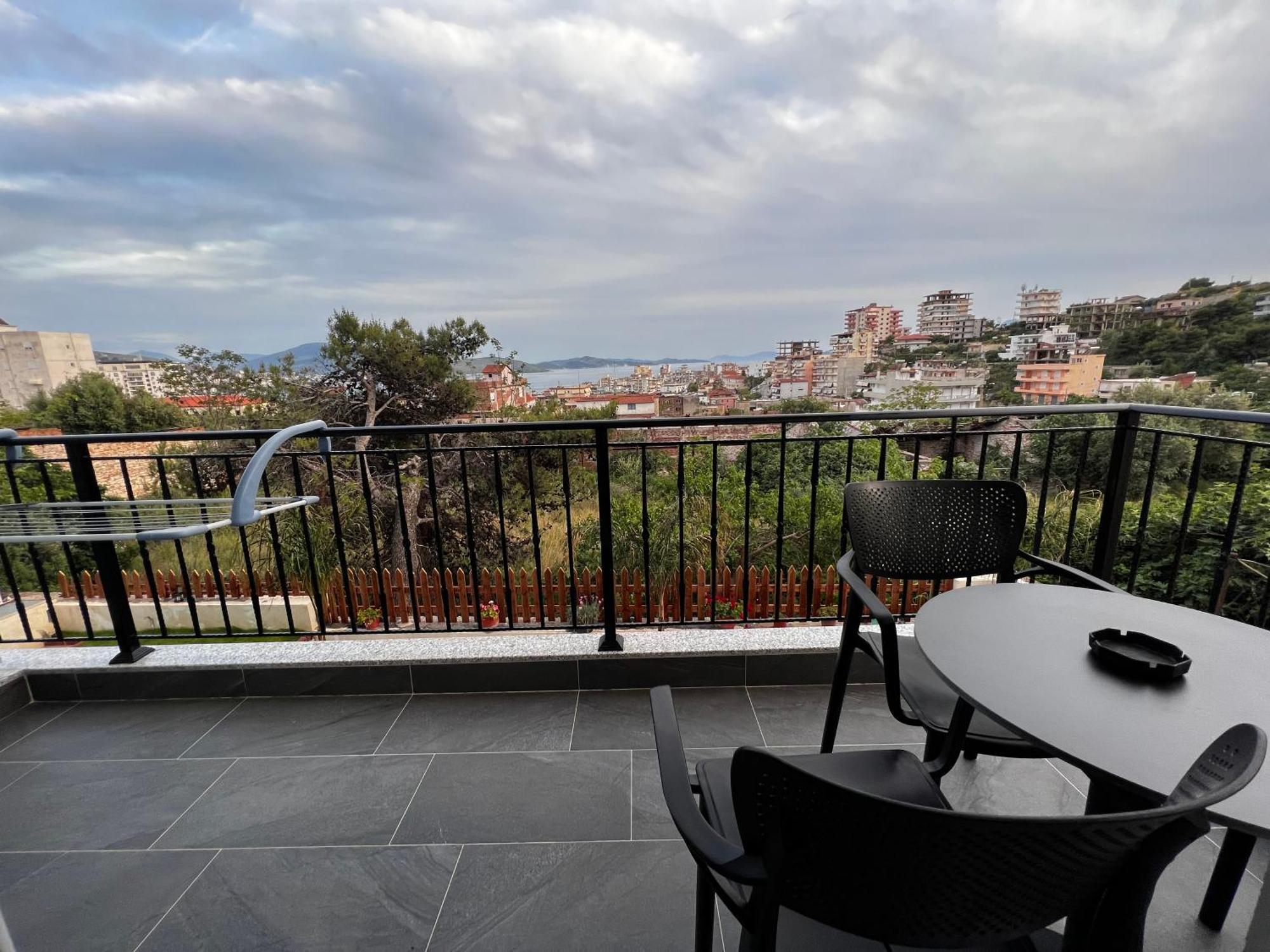 The Gwen Apartment ซารานเดอ ภายนอก รูปภาพ